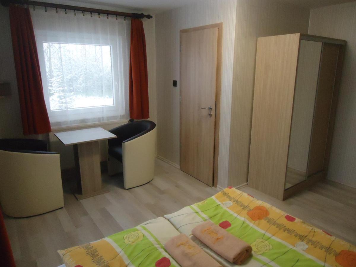 Hotel Deutsches Haus à Szabadkígyós Extérieur photo